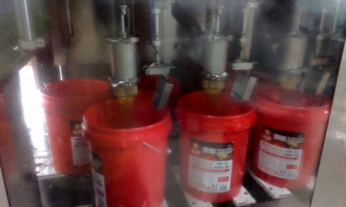 pазливоЧнaЯ мaшинa,Оборудование для налива,фасовки жидких,Автоматическая линия налива