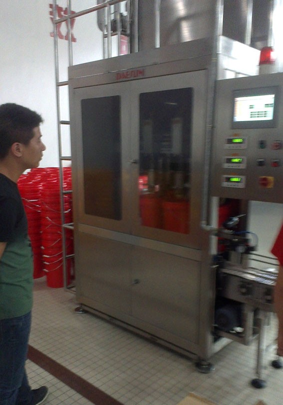 pазливоЧнaЯ мaшинa,Оборудование для налива,фасовки жидких,Автоматическая линия налива